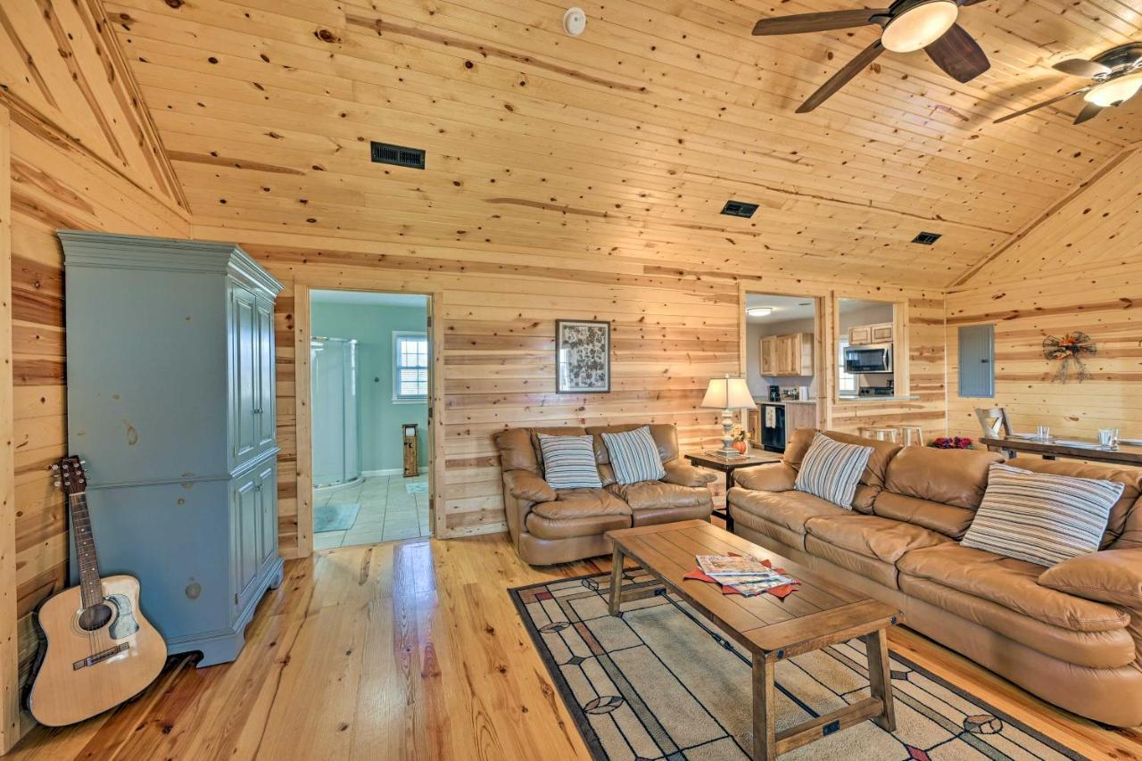 Villa Breathtaking Elkin Getaway With Vineyard Views! Exterior foto
