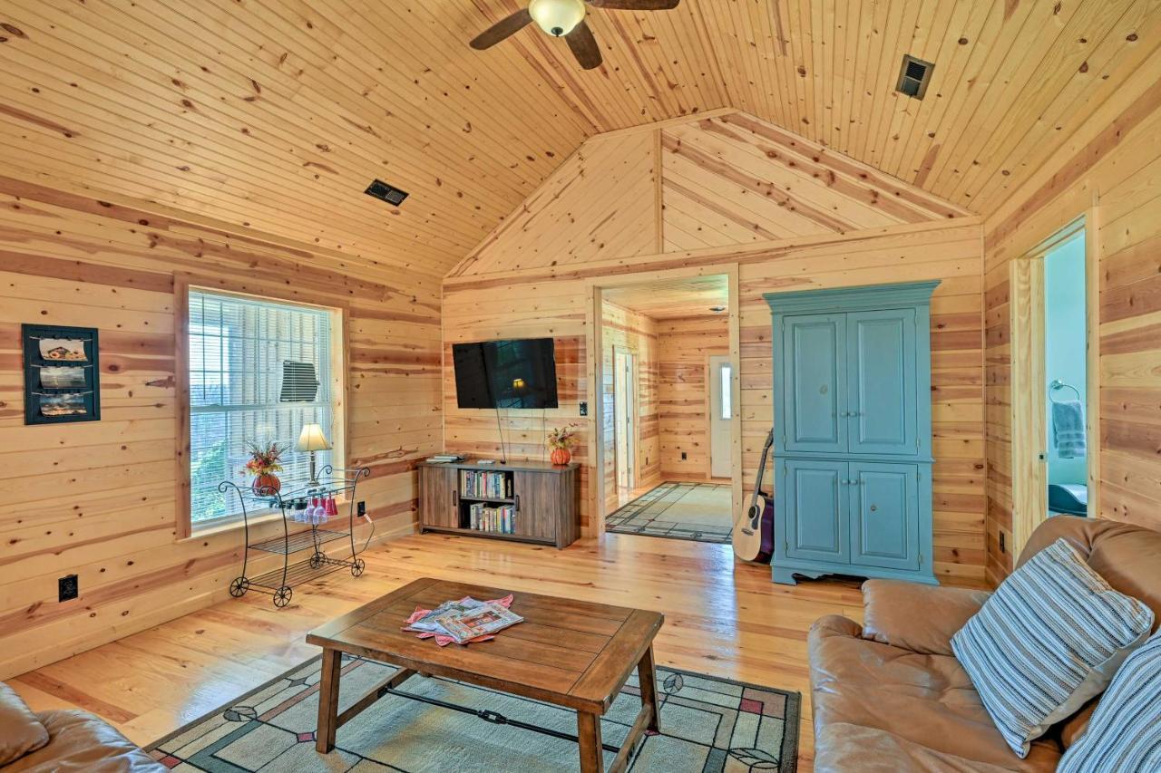 Villa Breathtaking Elkin Getaway With Vineyard Views! Exterior foto