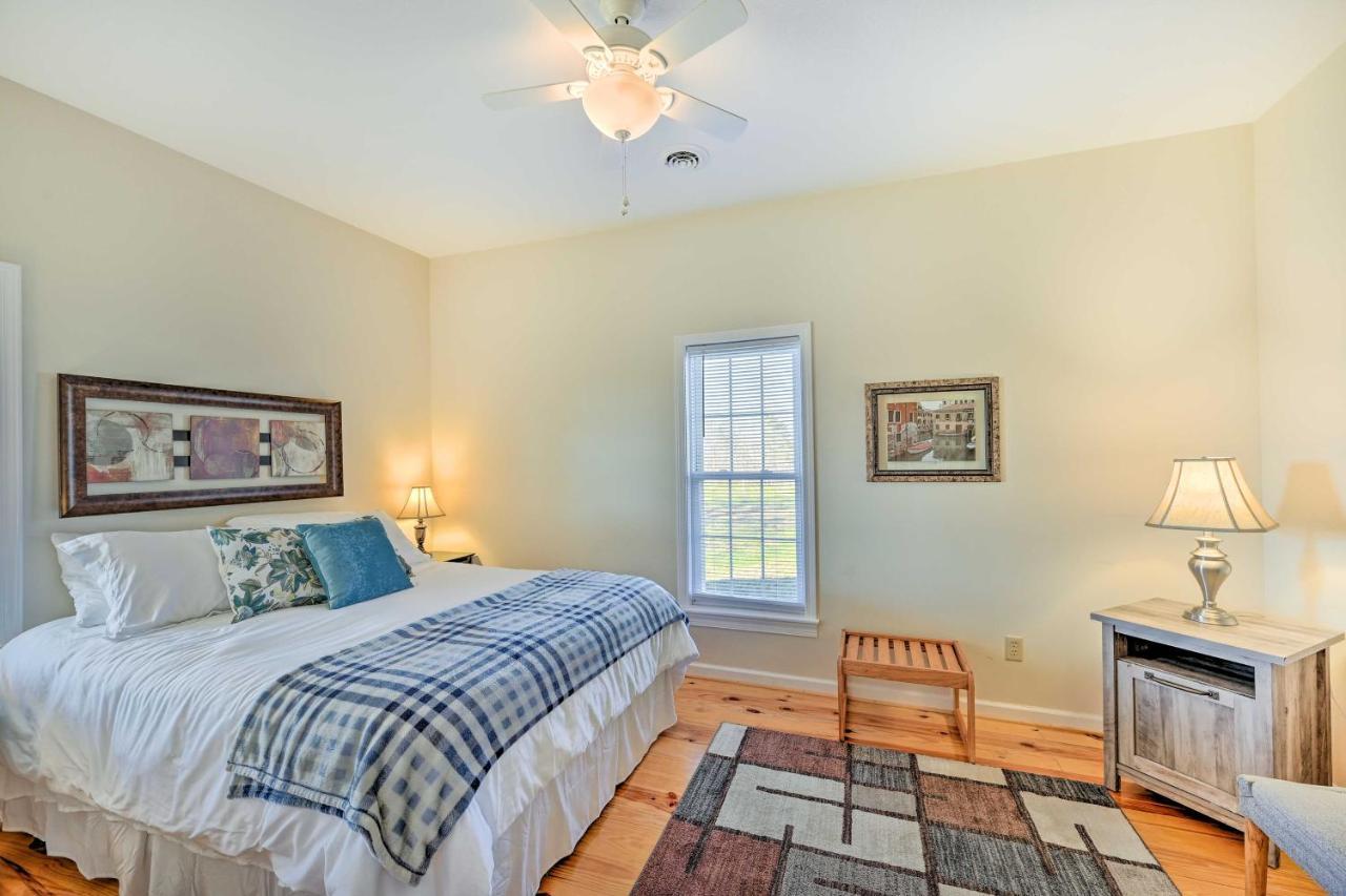 Villa Breathtaking Elkin Getaway With Vineyard Views! Exterior foto