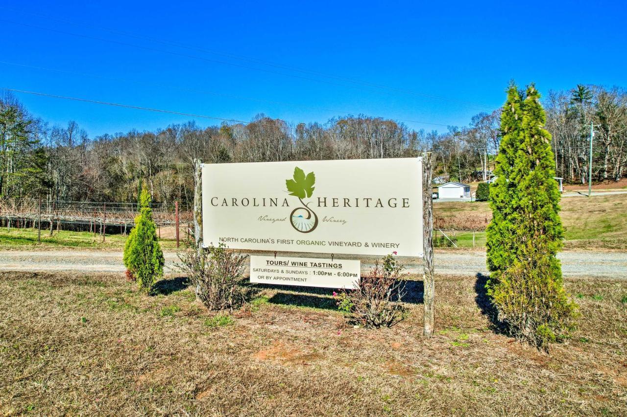 Villa Breathtaking Elkin Getaway With Vineyard Views! Exterior foto