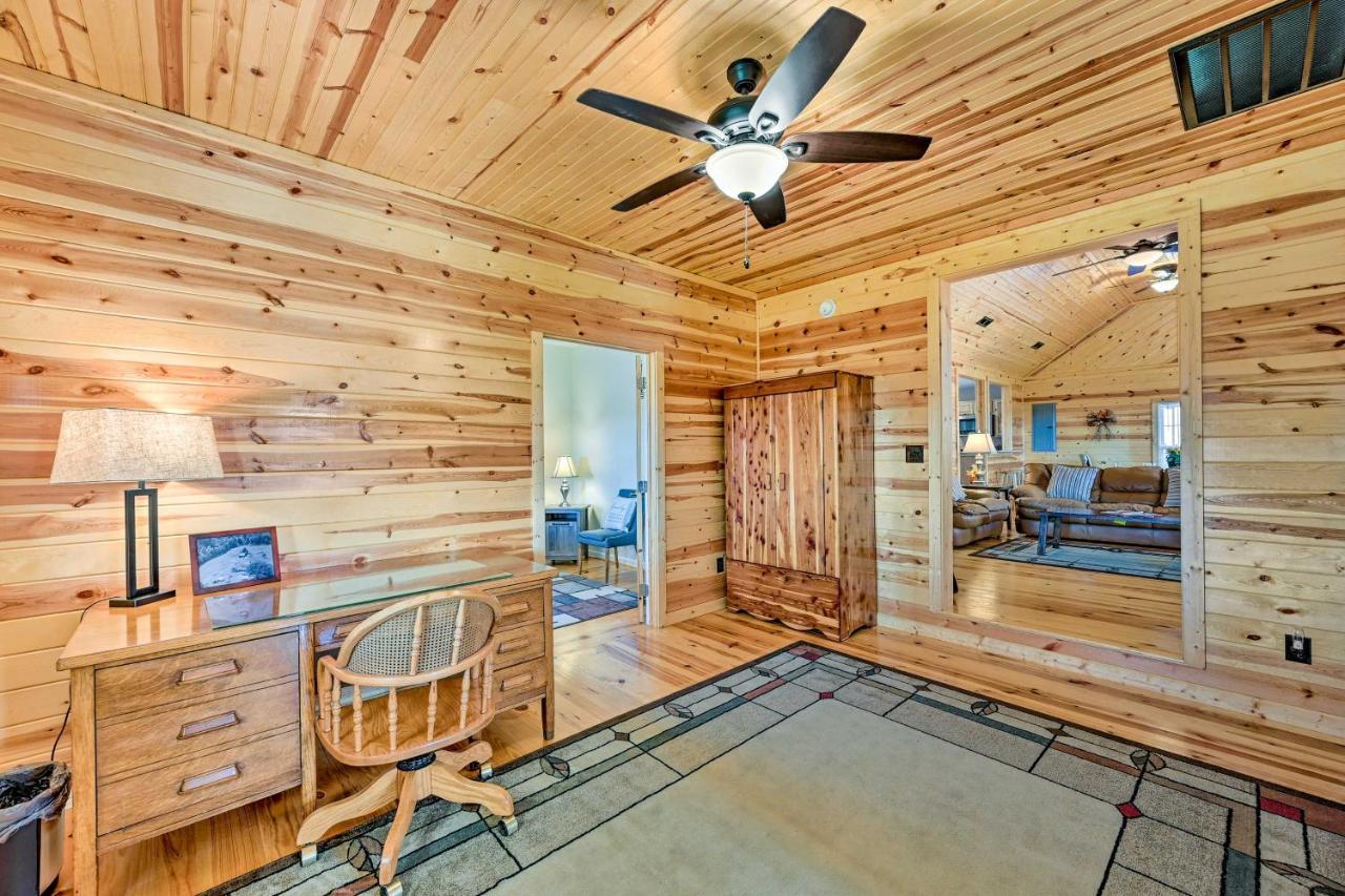 Villa Breathtaking Elkin Getaway With Vineyard Views! Exterior foto
